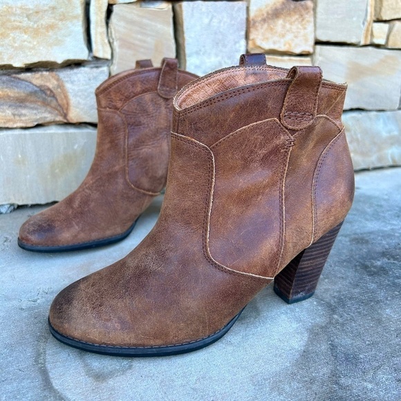 Clarks Indigo by Heath Harrier in Cognac ankle/distressed suede bootieSz-7.5M. D - Picture 3 of 9